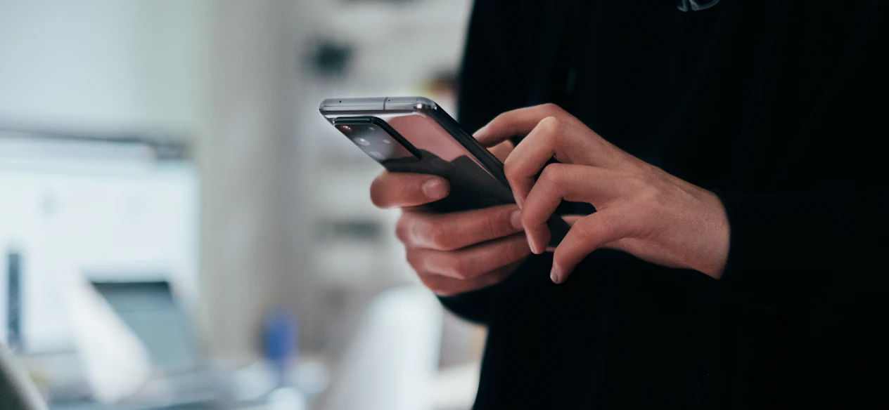 Contatti: telefono, WhatsApp ed e-mail